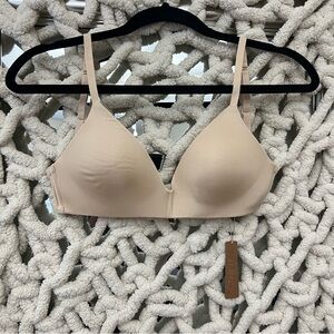 SKIMS WIRELESS FORM LIGHTLY LINED BRA NWT - SAND